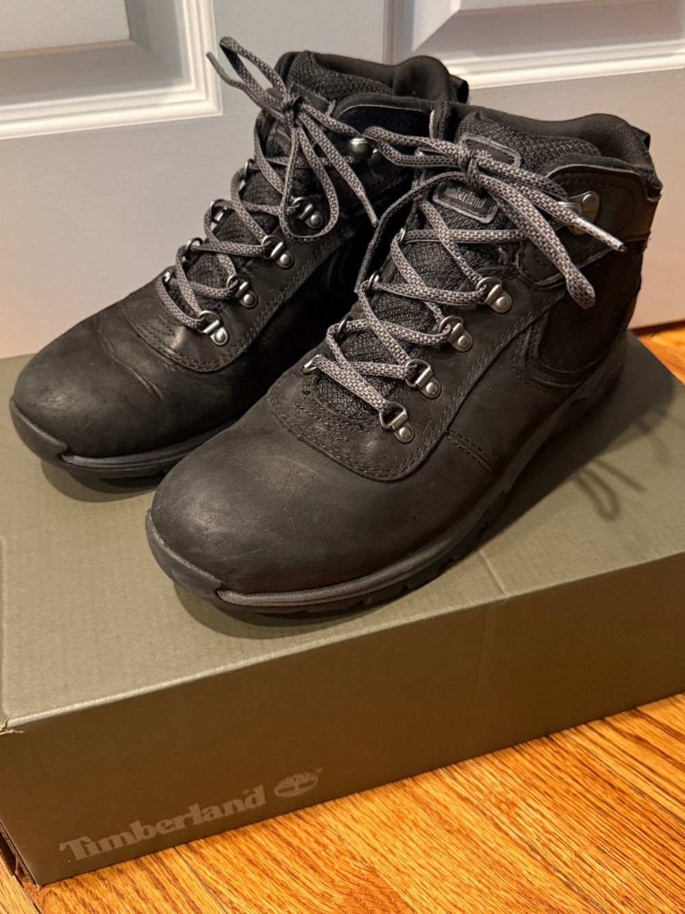 Timberland Mt. Maddsen Mid Leather Waterproof 8.5 women’s hiking boot